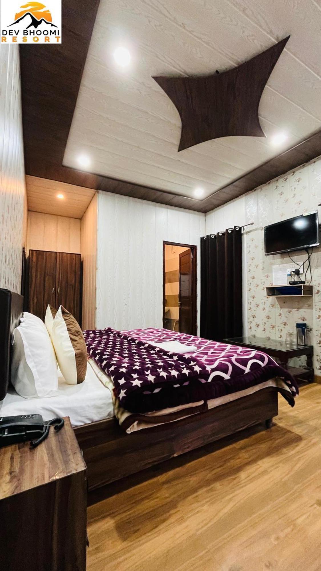 Dev Bhoomi Resort Канатал Екстериор снимка