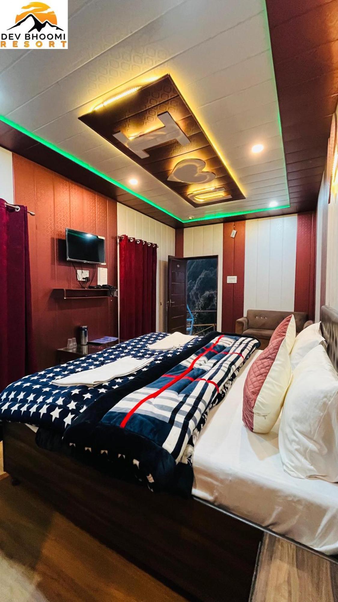 Dev Bhoomi Resort Канатал Екстериор снимка
