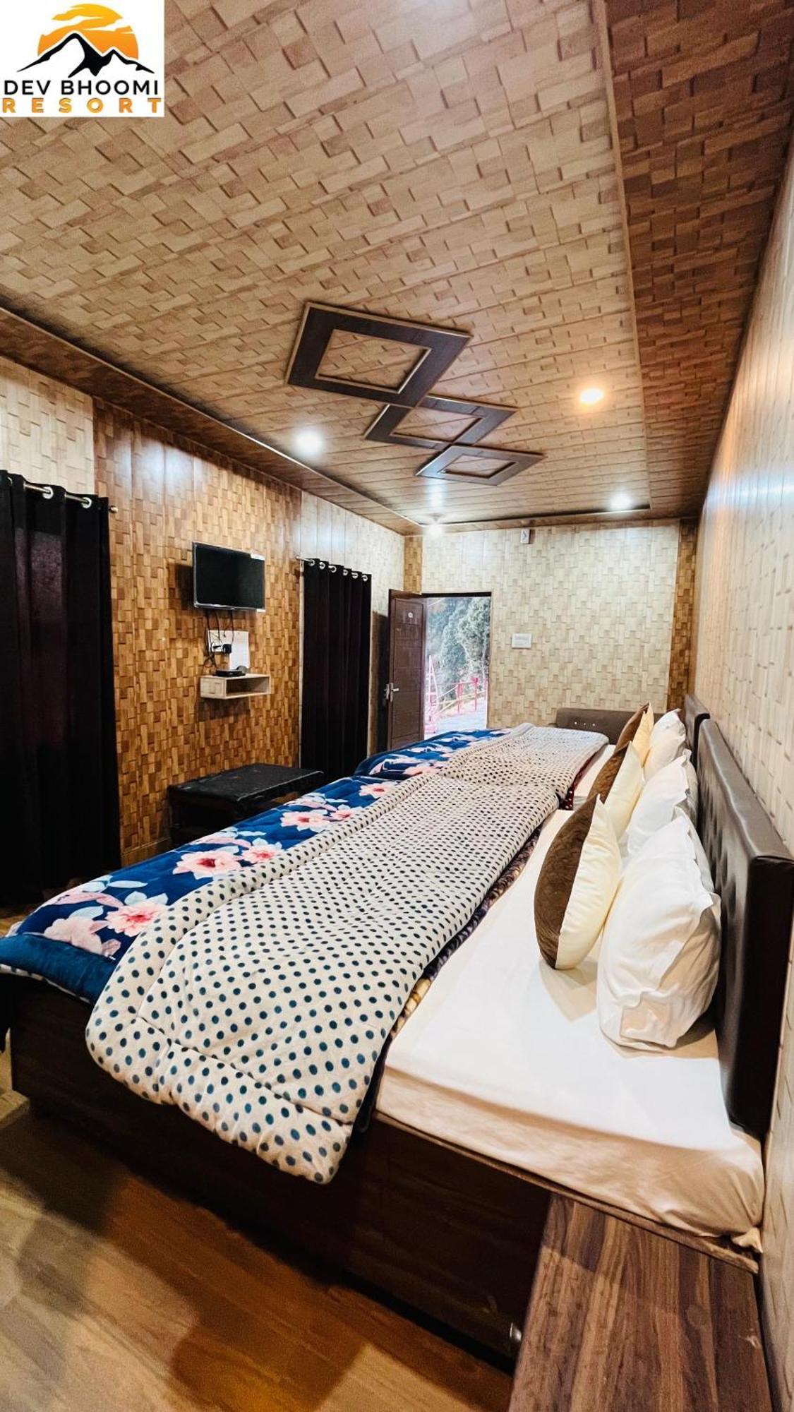 Dev Bhoomi Resort Канатал Екстериор снимка